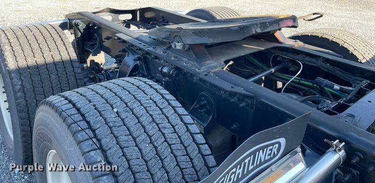 image for item DL3854 2018 Freightliner Cascadia 125  semi truck