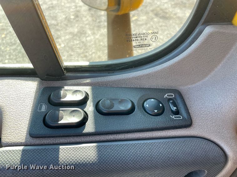 image for item DL3854 2018 Freightliner Cascadia 125  semi truck