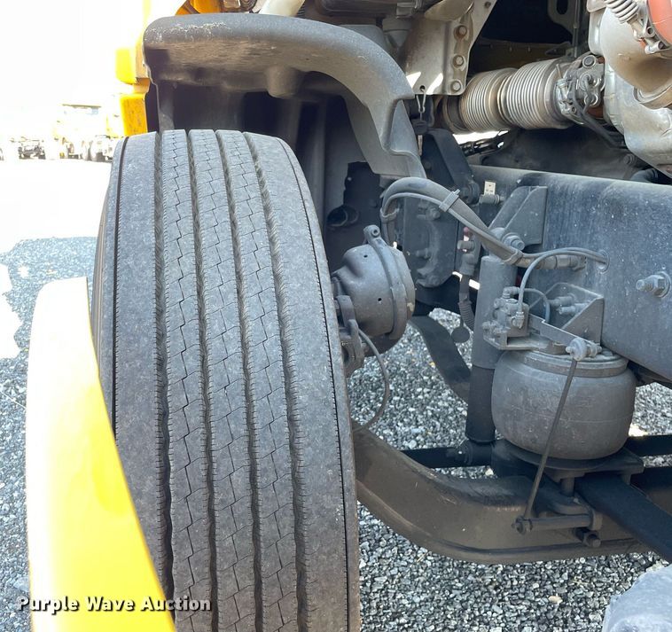 image for item DL3854 2018 Freightliner Cascadia 125  semi truck