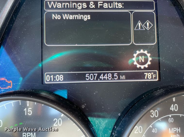 image for item DL3855 2017 Peterbilt 579  semi truck