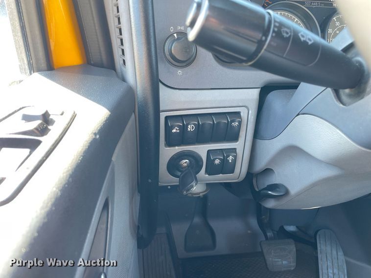 image for item DL3855 2017 Peterbilt 579  semi truck