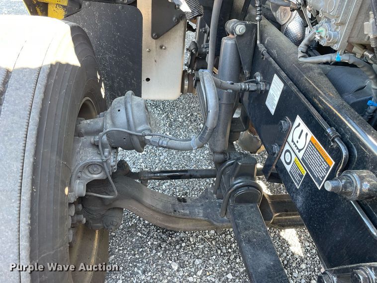 image for item DL3855 2017 Peterbilt 579  semi truck