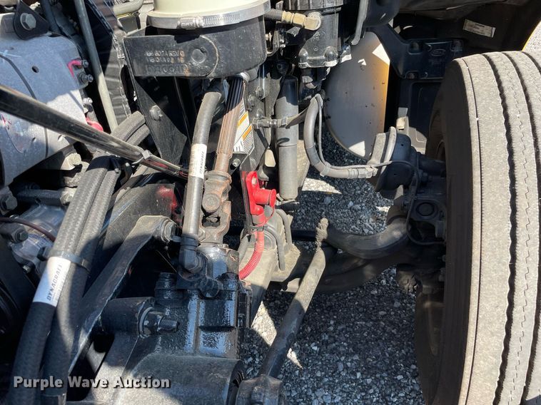 image for item DL3855 2017 Peterbilt 579  semi truck