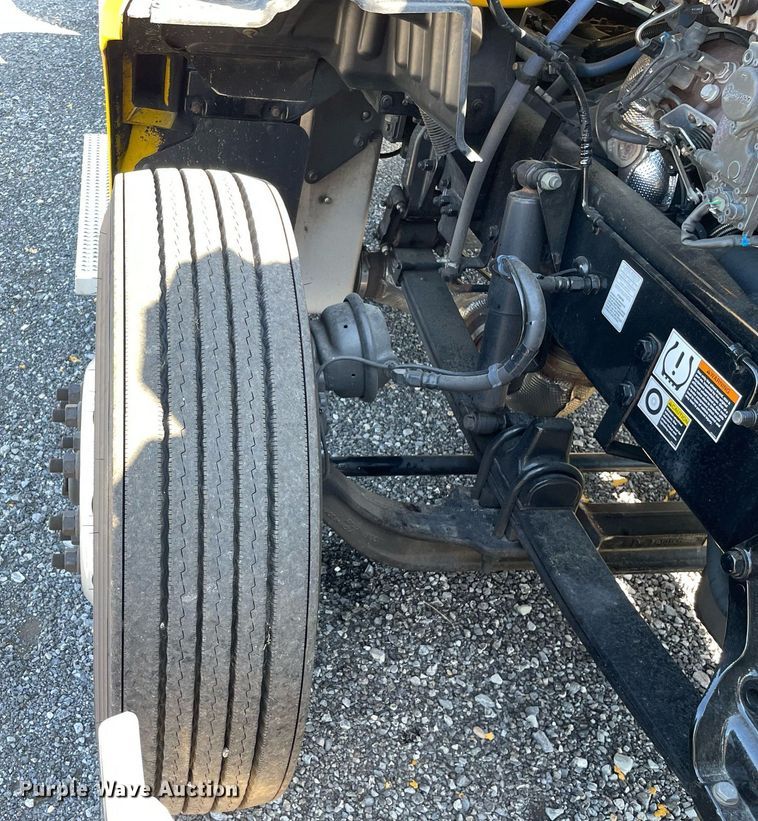 image for item DL3855 2017 Peterbilt 579  semi truck