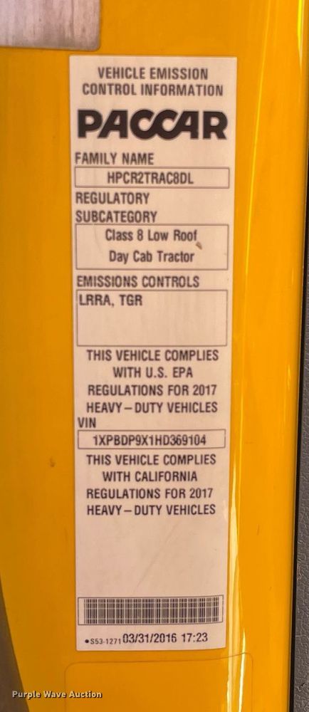 image for item DL3855 2017 Peterbilt 579  semi truck