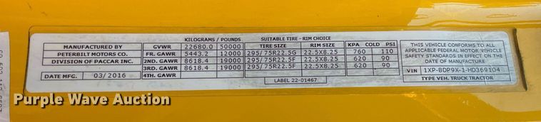 image for item DL3855 2017 Peterbilt 579  semi truck