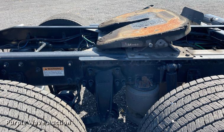 image for item DL3856 2017 Freightliner Cascadia 125  semi truck