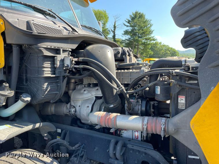 image for item DL3856 2017 Freightliner Cascadia 125  semi truck