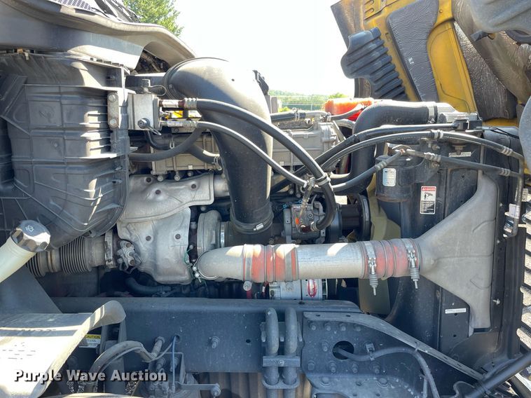 image for item DL3856 2017 Freightliner Cascadia 125  semi truck