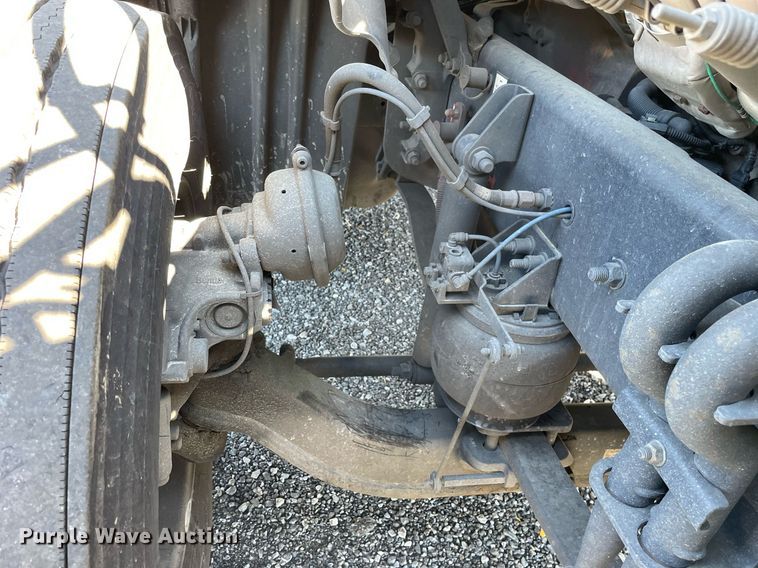 image for item DL3856 2017 Freightliner Cascadia 125  semi truck