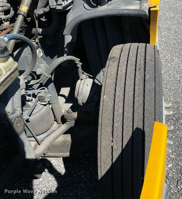 image for item DL3856 2017 Freightliner Cascadia 125  semi truck