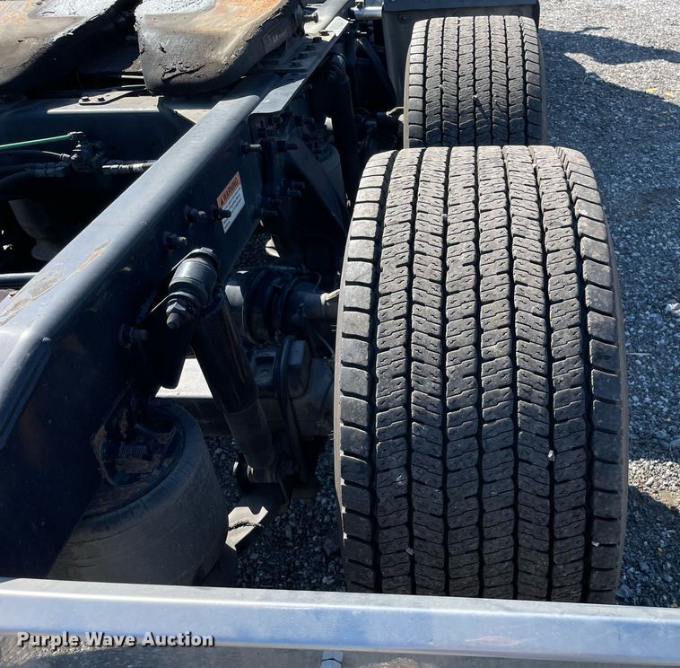 image for item DL3856 2017 Freightliner Cascadia 125  semi truck