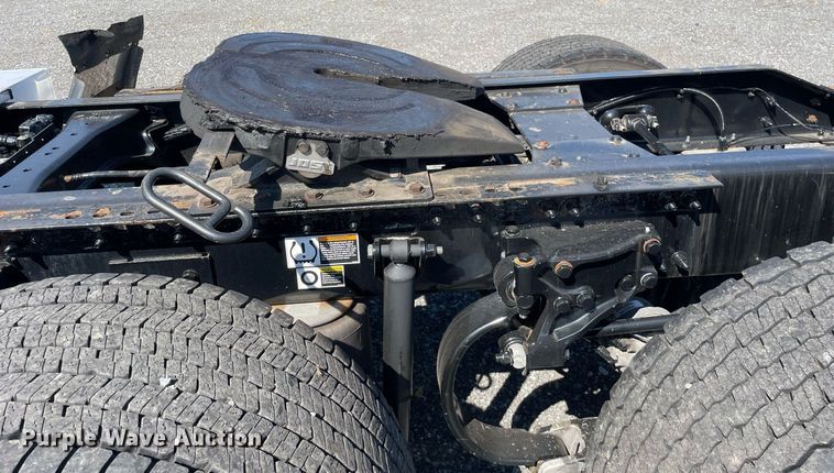 image for item DL3857 2017 Peterbilt 579  semi truck