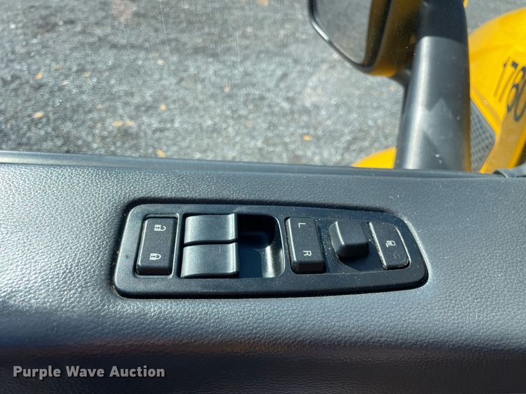 image for item DL3857 2017 Peterbilt 579  semi truck