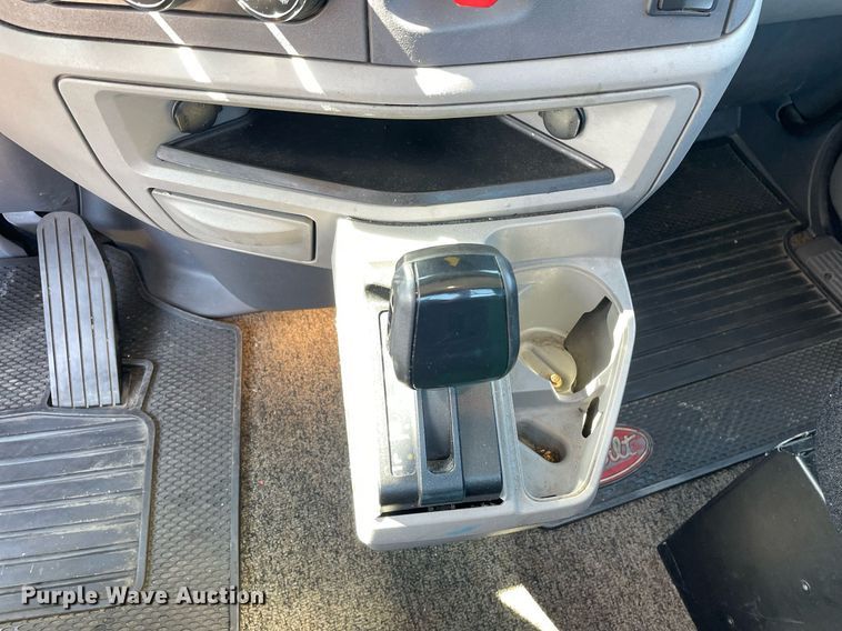 image for item DL3857 2017 Peterbilt 579  semi truck