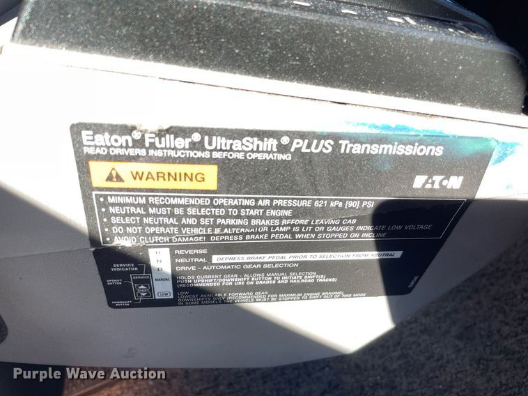 image for item DL3857 2017 Peterbilt 579  semi truck