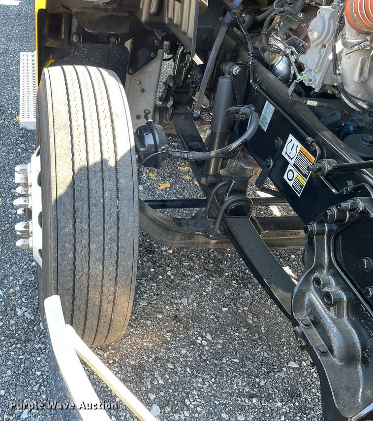 image for item DL3857 2017 Peterbilt 579  semi truck