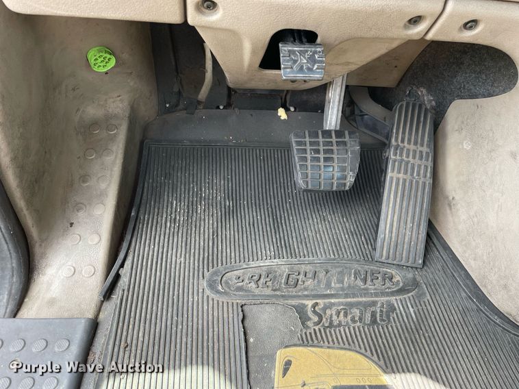 image for item DL3858 2016 Freightliner Cascadia 125  semi truck