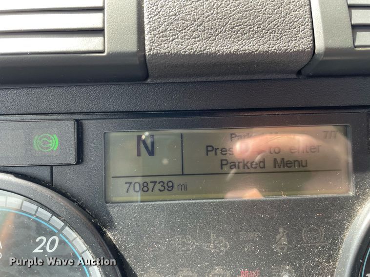 image for item DL3858 2016 Freightliner Cascadia 125  semi truck