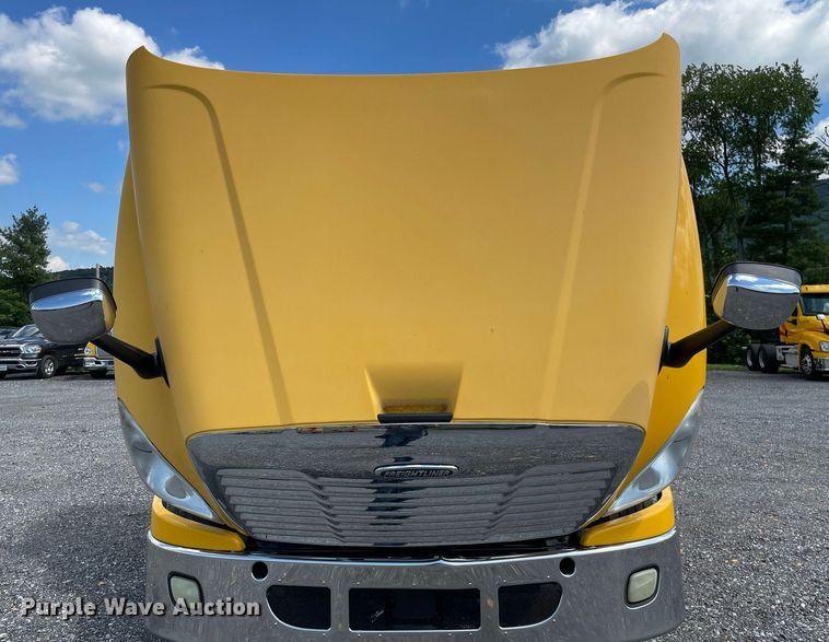 image for item DL3858 2016 Freightliner Cascadia 125  semi truck