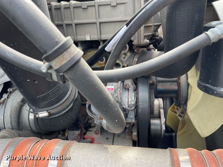 image for item DL3858 2016 Freightliner Cascadia 125  semi truck