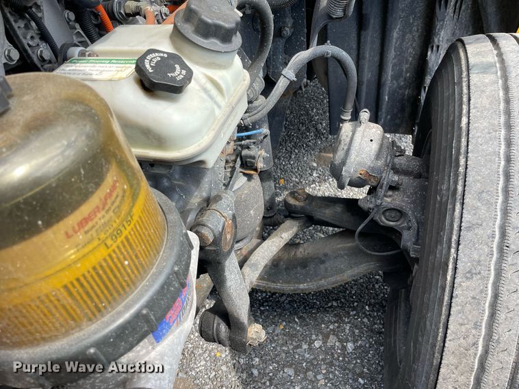 image for item DL3858 2016 Freightliner Cascadia 125  semi truck