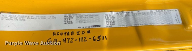 image for item DL3858 2016 Freightliner Cascadia 125  semi truck