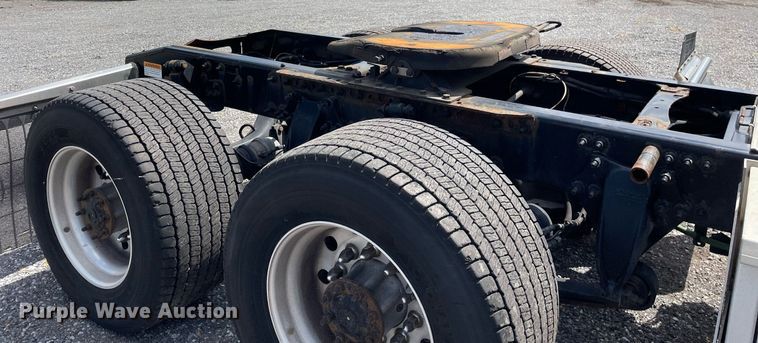 image for item DL3859 2016 Freightliner Cascadia 125  semi truck