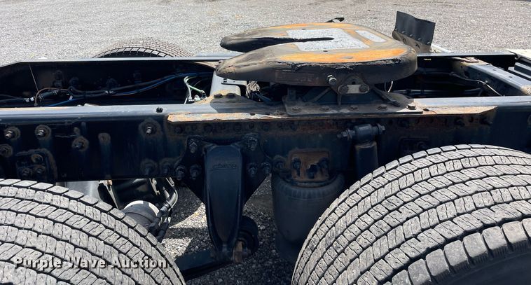 image for item DL3859 2016 Freightliner Cascadia 125  semi truck