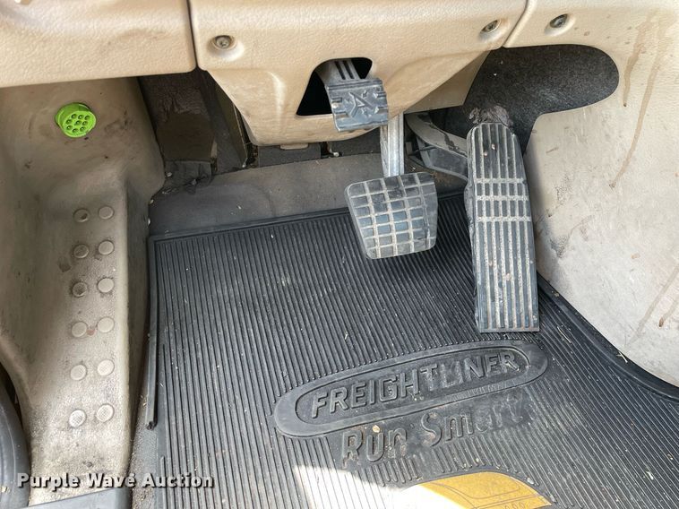 image for item DL3859 2016 Freightliner Cascadia 125  semi truck