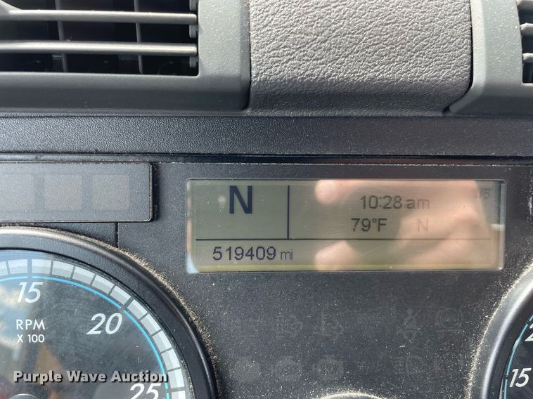 image for item DL3859 2016 Freightliner Cascadia 125  semi truck