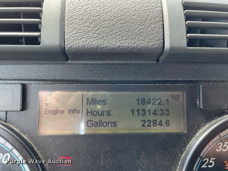 image for item DL3859 2016 Freightliner Cascadia 125  semi truck