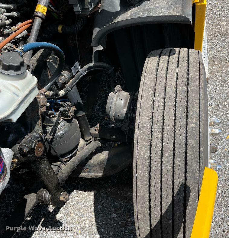 image for item DL3859 2016 Freightliner Cascadia 125  semi truck