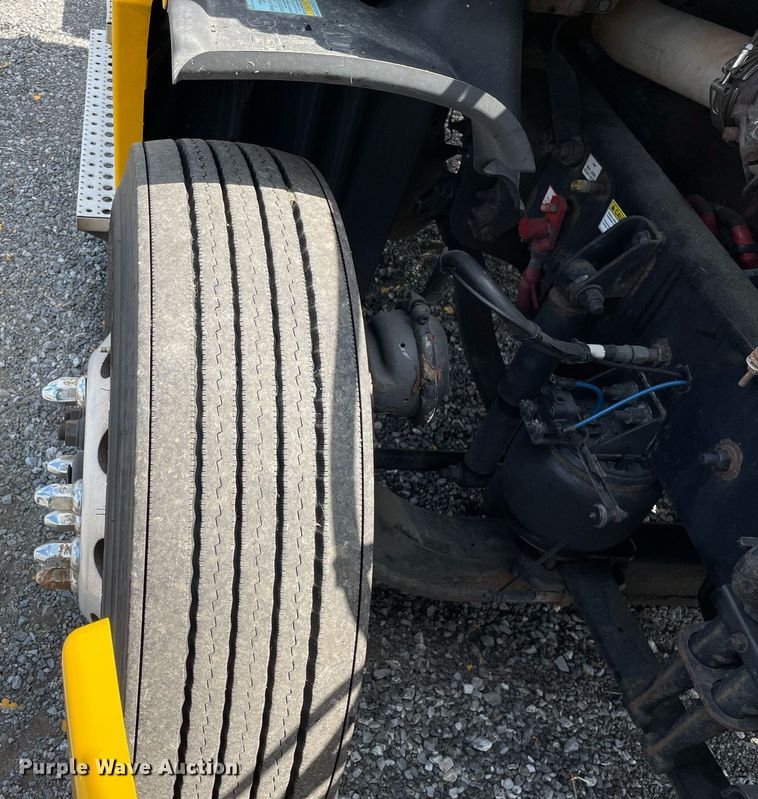 image for item DL3859 2016 Freightliner Cascadia 125  semi truck