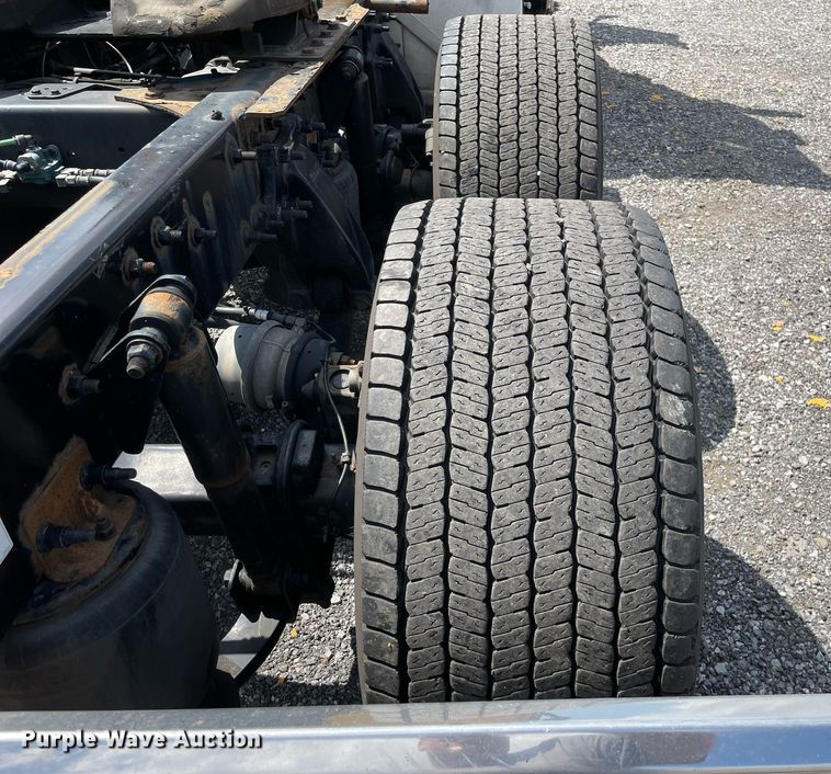 image for item DL3859 2016 Freightliner Cascadia 125  semi truck