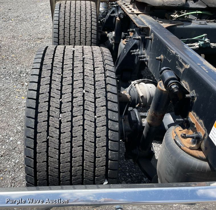 image for item DL3859 2016 Freightliner Cascadia 125  semi truck