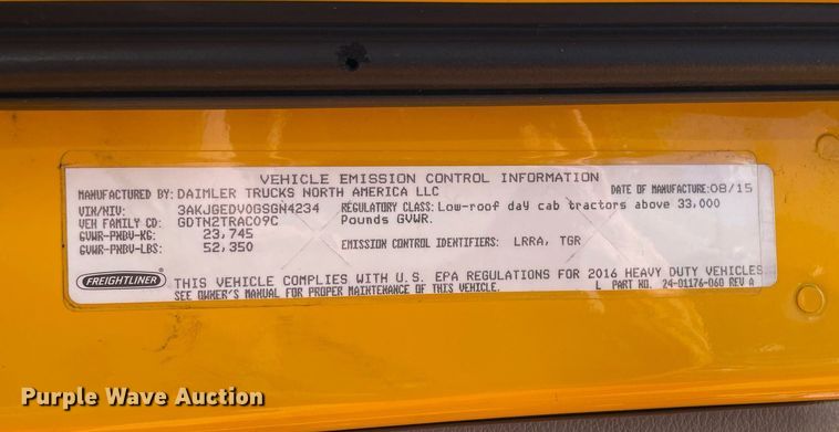 image for item DL3859 2016 Freightliner Cascadia 125  semi truck