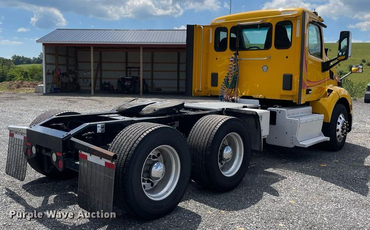 image for item DL3860 2016 Peterbilt 579  semi truck