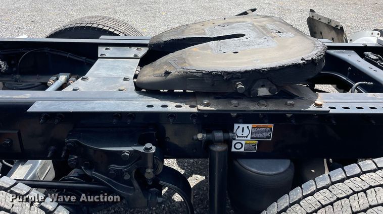 image for item DL3860 2016 Peterbilt 579  semi truck