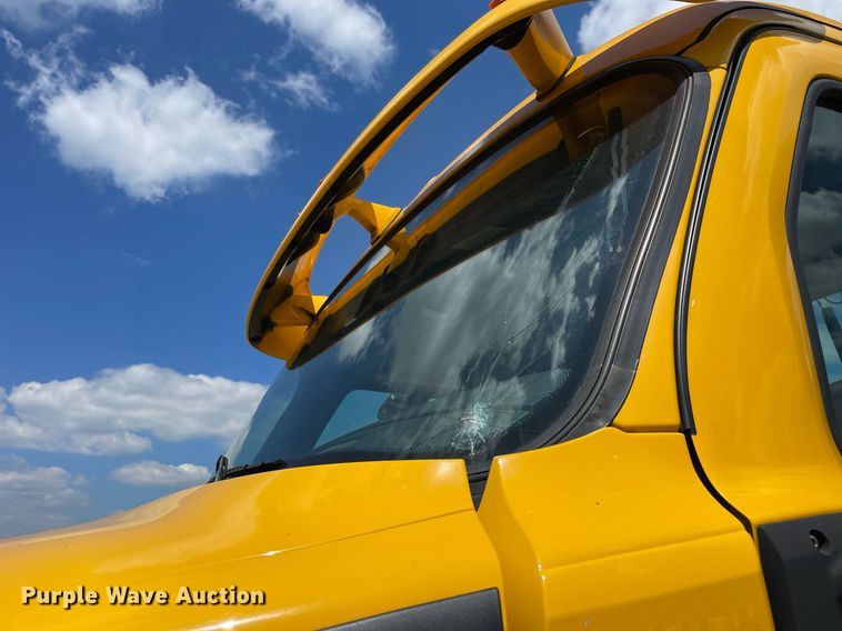 image for item DL3861 2020 Freightliner Cascadia 126  semi truck