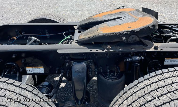 image for item DL3861 2020 Freightliner Cascadia 126  semi truck