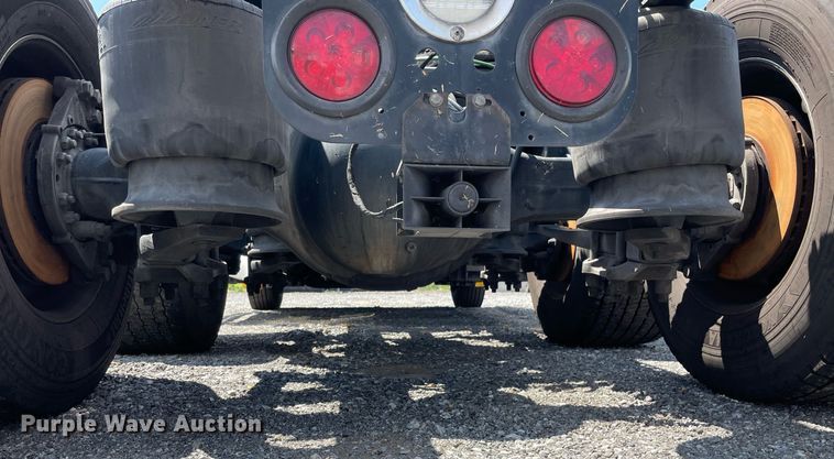 image for item DL3861 2020 Freightliner Cascadia 126  semi truck