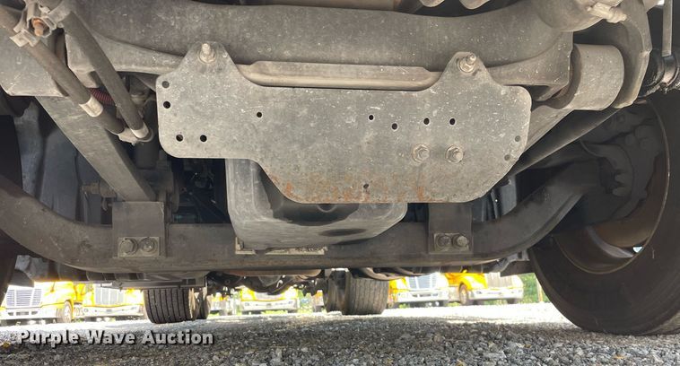 image for item DL3861 2020 Freightliner Cascadia 126  semi truck