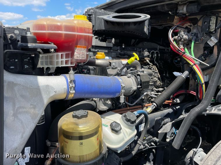 image for item DL3861 2020 Freightliner Cascadia 126  semi truck