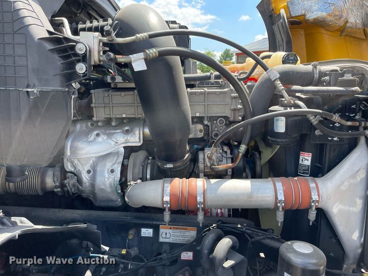 image for item DL3861 2020 Freightliner Cascadia 126  semi truck