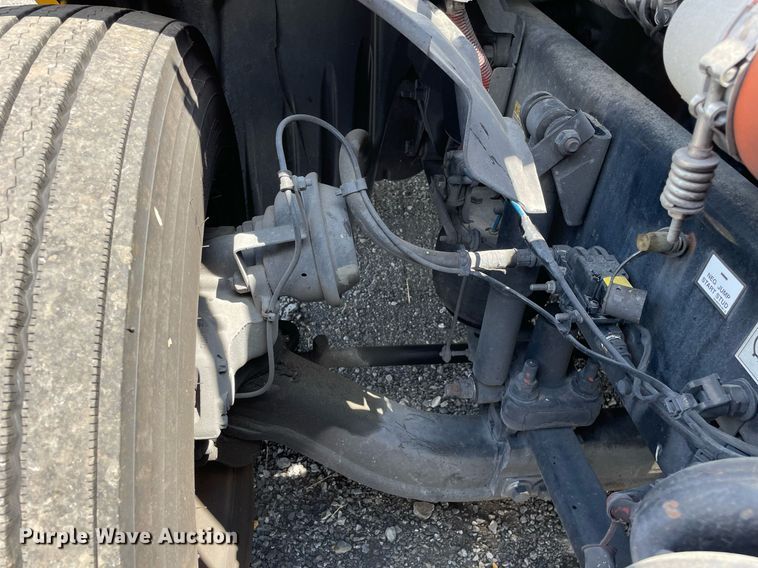 image for item DL3861 2020 Freightliner Cascadia 126  semi truck