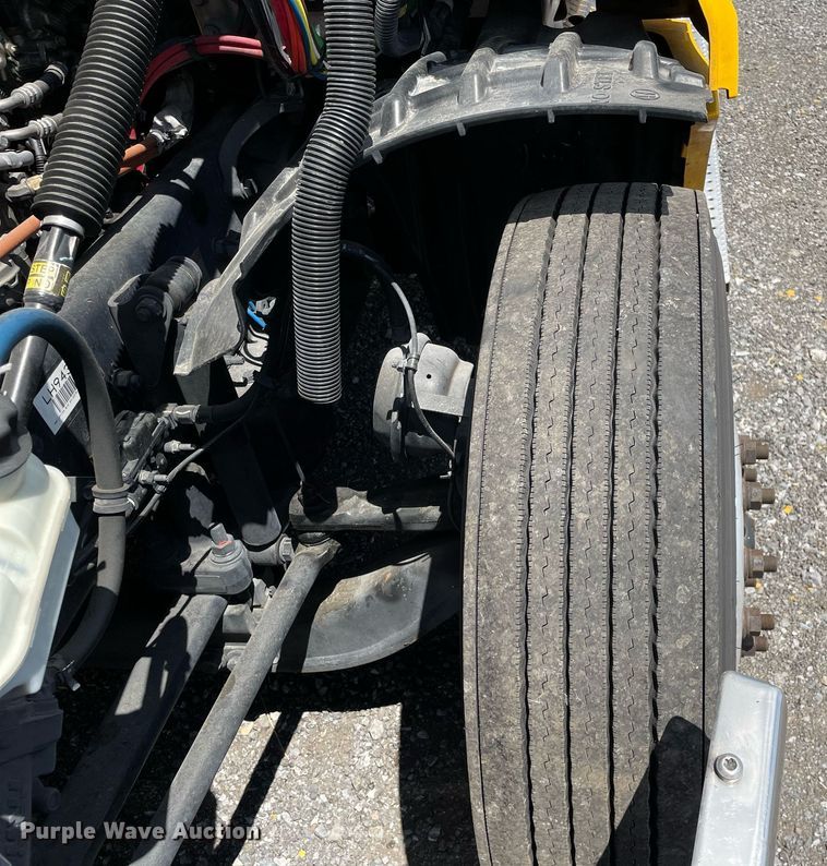 image for item DL3861 2020 Freightliner Cascadia 126  semi truck