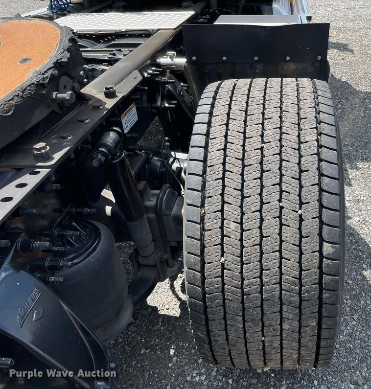 image for item DL3861 2020 Freightliner Cascadia 126  semi truck