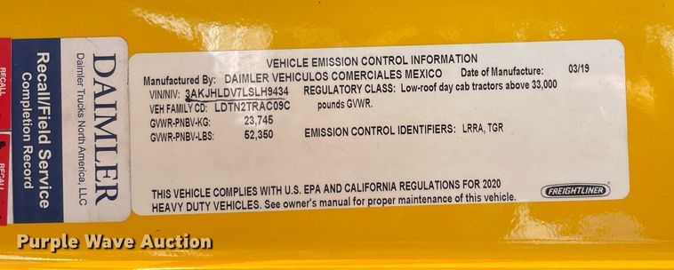 image for item DL3861 2020 Freightliner Cascadia 126  semi truck