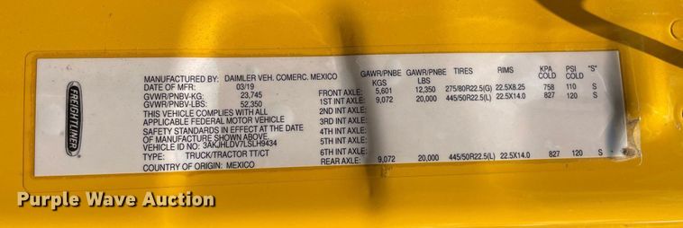 image for item DL3861 2020 Freightliner Cascadia 126  semi truck